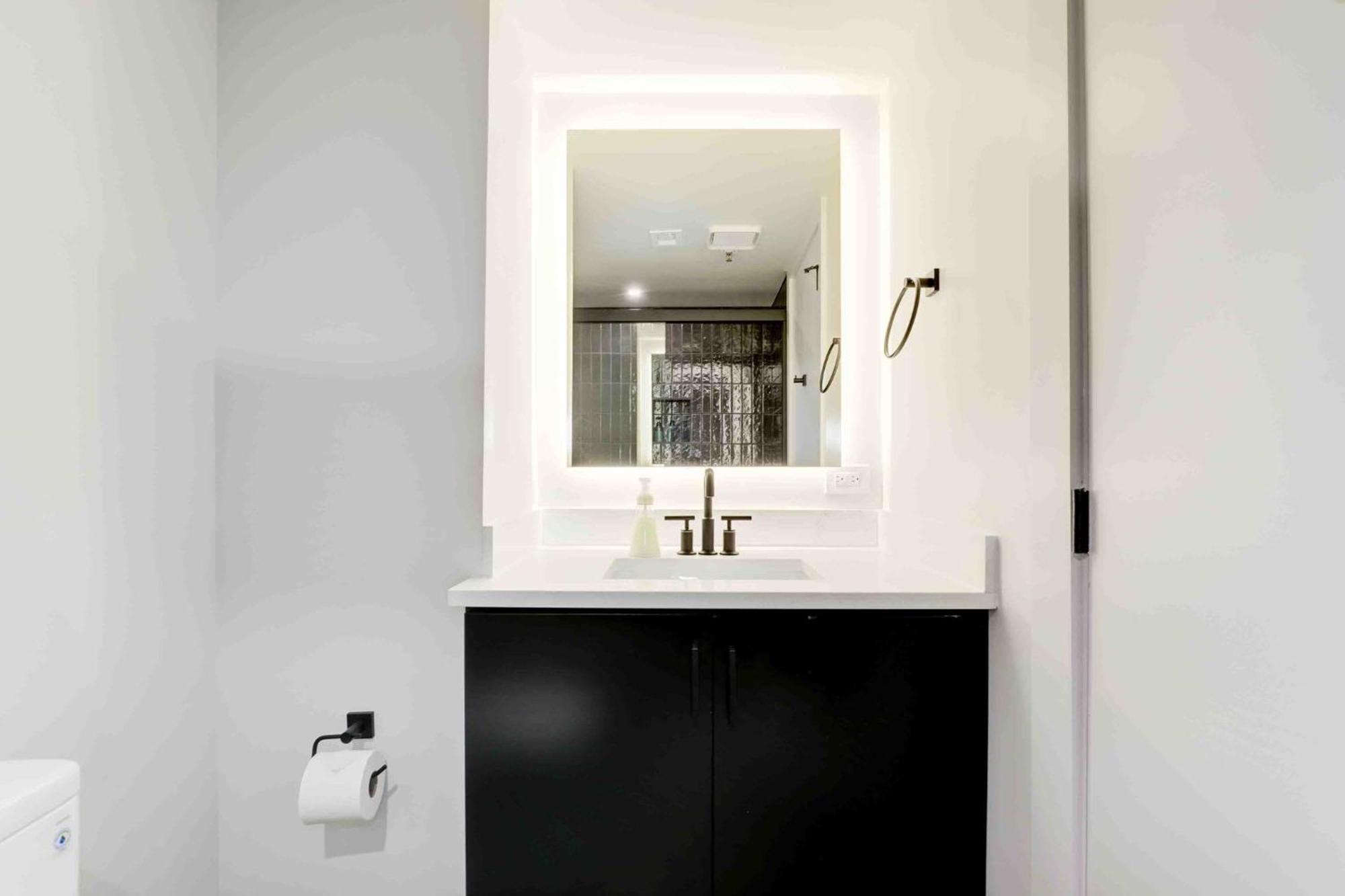 2Br Executive Apartment In Prime Location 알링턴 외부 사진
