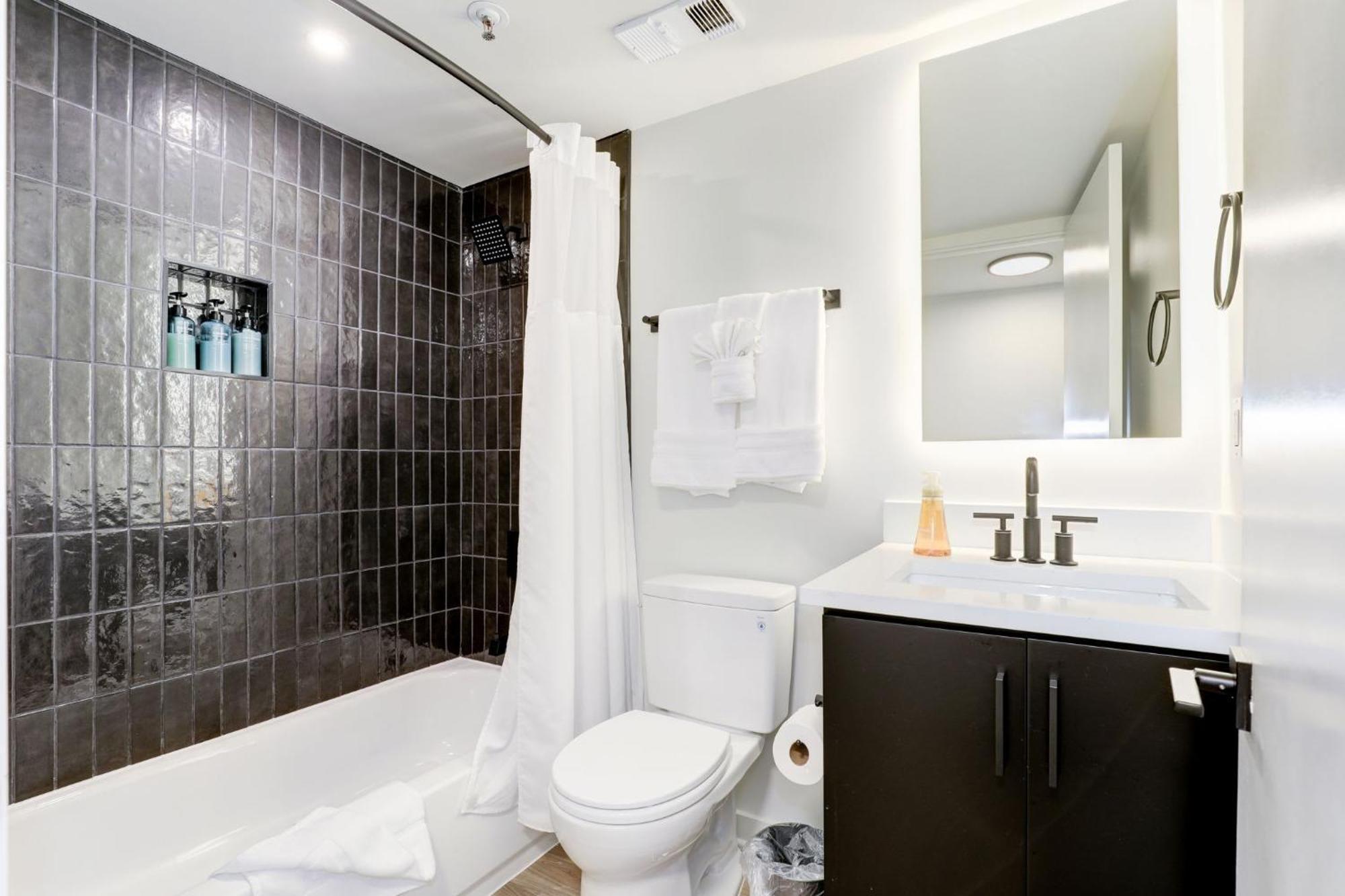2Br Executive Apartment In Prime Location 알링턴 외부 사진